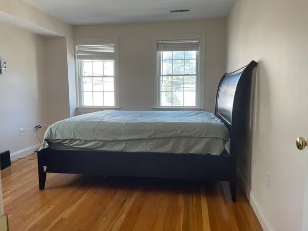 $830,000 | 220 Grove Street, Unit 1, Waltham, MA 02453