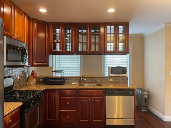 $830,000 | 220 Grove Street, Unit 1, Waltham, MA 02453