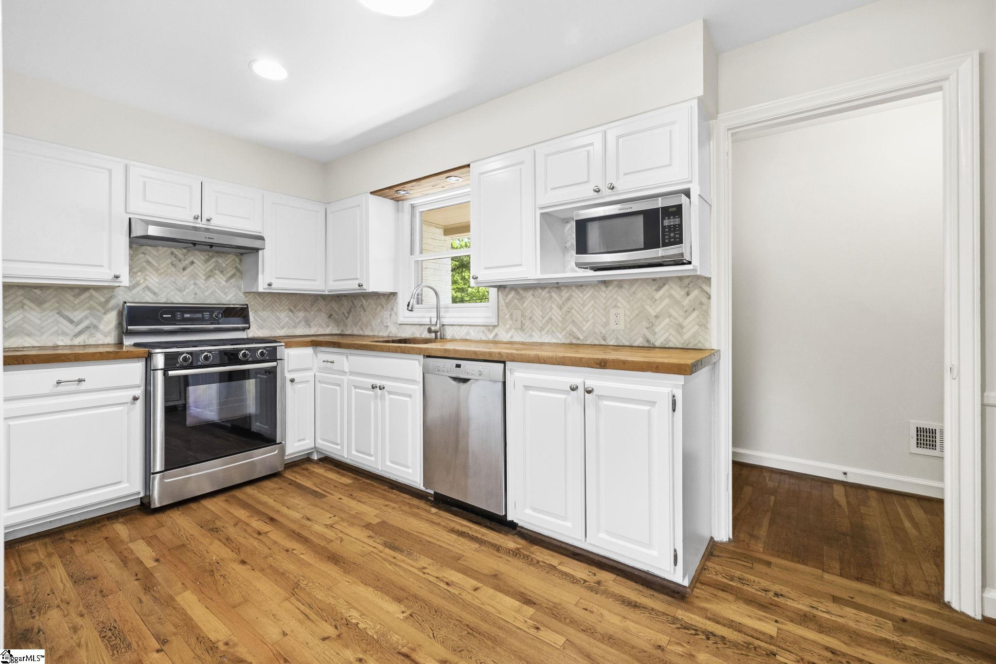 123 Ridgecrest Drive Greenville, SC 29609 - Photo 5 of 28 Gallery Image 5