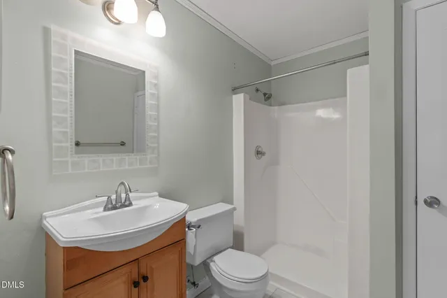 $225,000 | 250 South Estes Drive, Unit 101, Chapel Hill, NC 27514