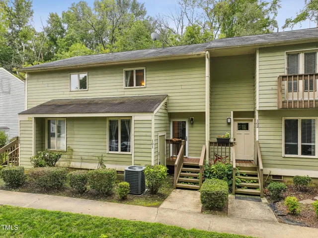 $225,000 | 250 South Estes Drive, Unit 101, Chapel Hill, NC 27514