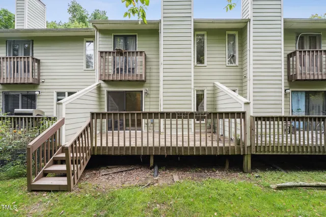 $225,000 | 250 South Estes Drive, Unit 101, Chapel Hill, NC 27514