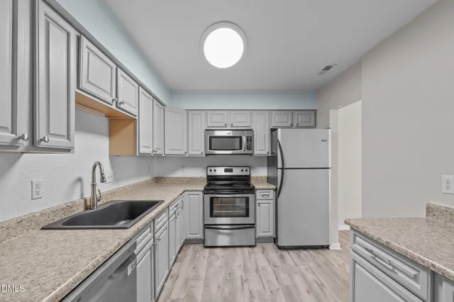 $225,000 | 250 South Estes Drive, Unit 101, Chapel Hill, NC 27514