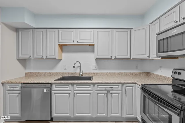 $225,000 | 250 South Estes Drive, Unit 101, Chapel Hill, NC 27514