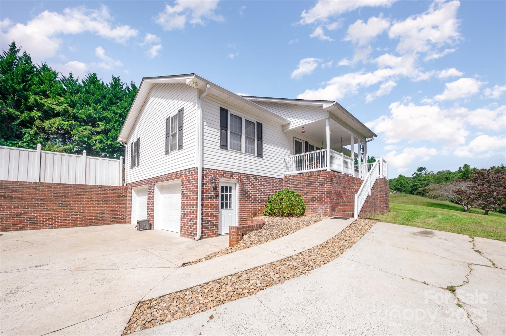 3231 Christie Road Hudson, NC 28638 - Photo 2 of 37