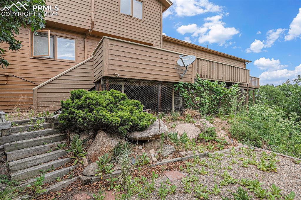 4315 Star Ranch Road Colorado Springs, CO 80906 - Photo 45 of 47 a backyard of a house