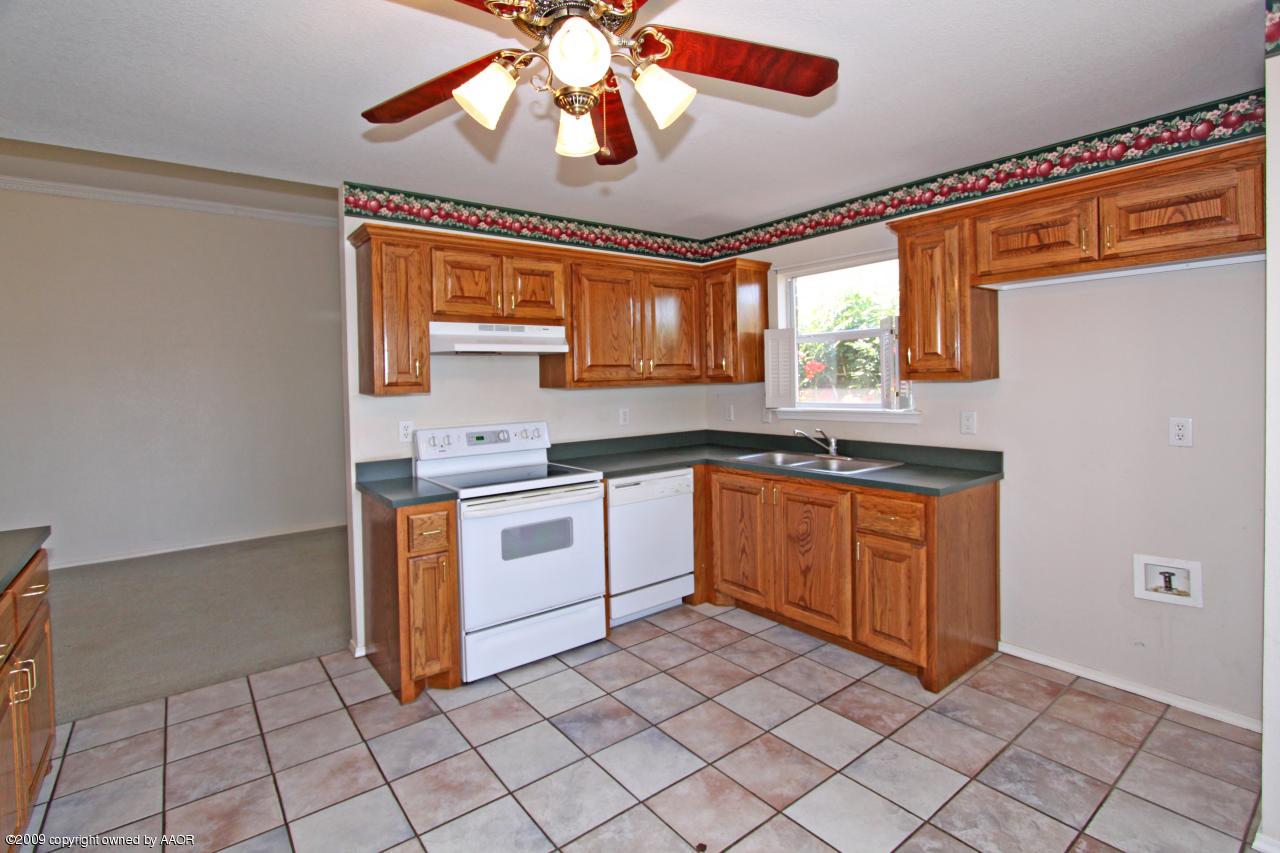 7002 Sheldon Road Amarillo, TX 79109 - Photo 6 of 14 Kitchen