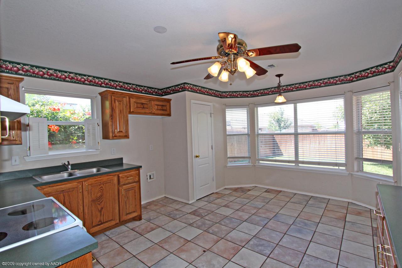 7002 Sheldon Road Amarillo, TX 79109 - Photo 8 of 14 Kitchen 3