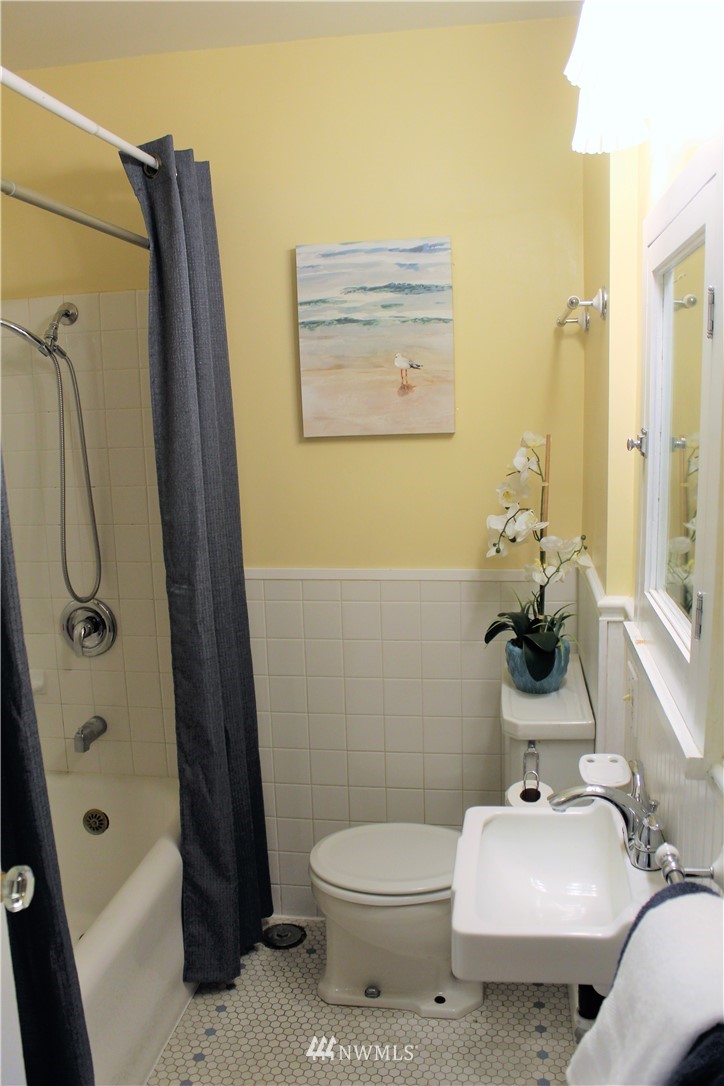 1128 North 76th Street Seattle, WA 98103 - Photo 19 of 35 Gallery Image 19