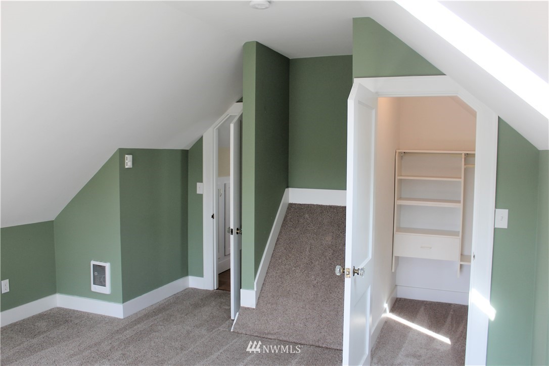 1128 North 76th Street Seattle, WA 98103 - Photo 30 of 35 Gallery Image 30