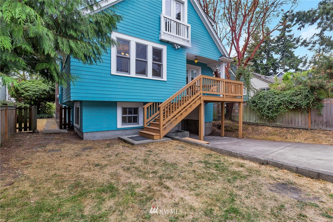 1128 North 76th Street Seattle, WA 98103 - Photo 4 of 35 Gallery Image 4