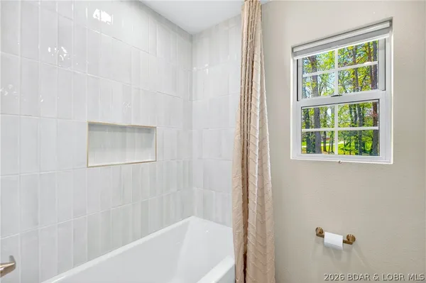 $559,000 | 11 Madison Lane, Kaiser, MO 65047