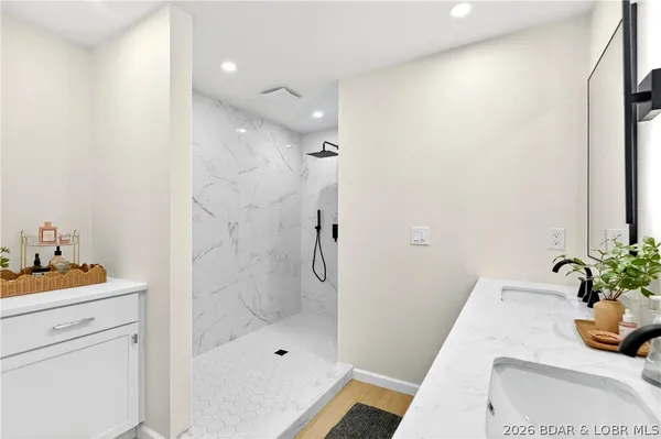 $559,000 | 11 Madison Lane, Kaiser, MO 65047