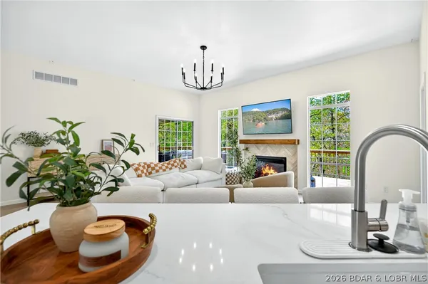 $559,000 | 11 Madison Lane, Kaiser, MO 65047