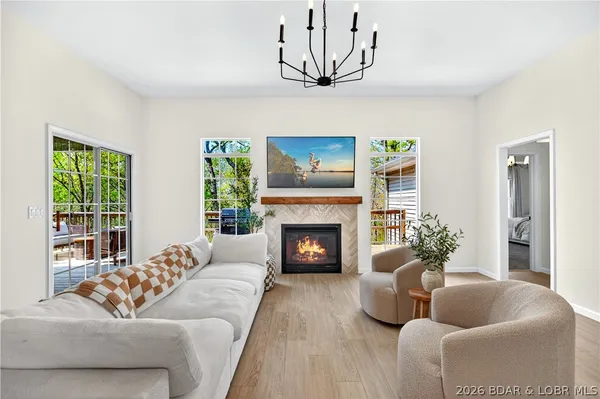 $559,000 | 11 Madison Lane, Kaiser, MO 65047