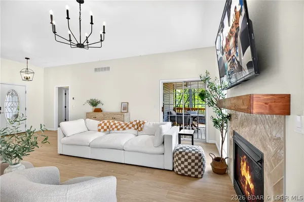 $559,000 | 11 Madison Lane, Kaiser, MO 65047