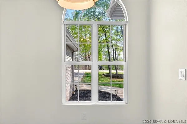 $559,000 | 11 Madison Lane, Kaiser, MO 65047