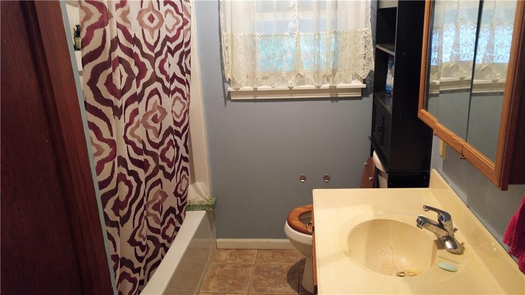 933 East Pike Road Indiana, PA 15701 - Photo 10 of 13 Well appointed main bath