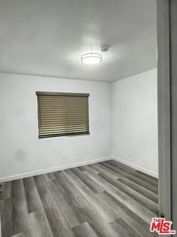 a view of empty room with window
