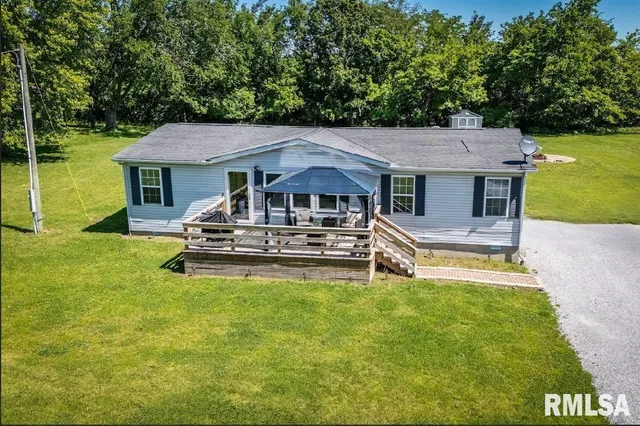 $137,000 | 17227 Number 9 Blacktop, West Frankfort, IL 62896