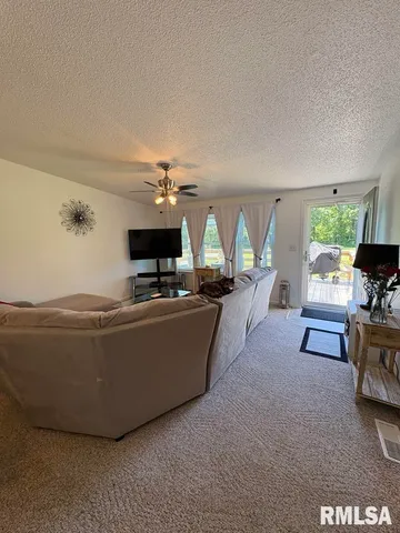 $137,000 | 17227 Number 9 Blacktop, West Frankfort, IL 62896