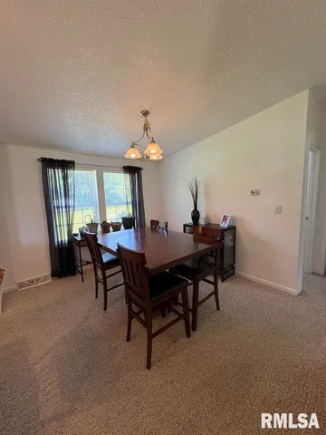 $137,000 | 17227 Number 9 Blacktop, West Frankfort, IL 62896