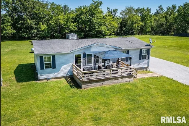 $137,000 | 17227 Number 9 Blacktop, West Frankfort, IL 62896