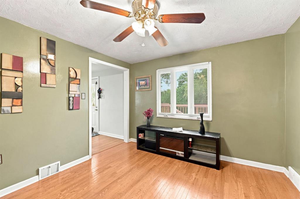 675 Meadow Lane Rochester, PA 15074 - Photo 9 of 33 Gallery Image 9