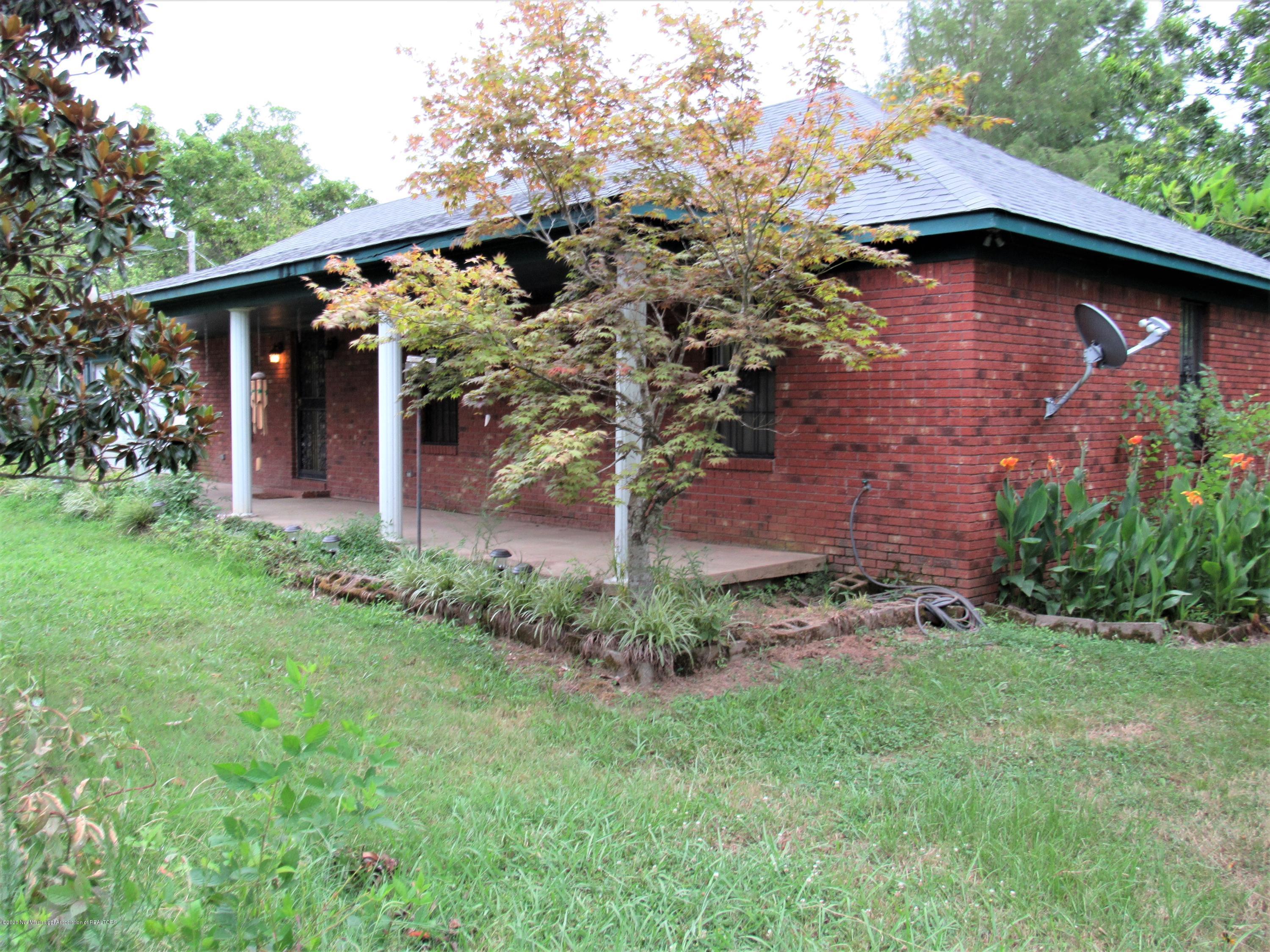 102 Tyson Road Byhalia, MS 38611 - Photo 6 of 14 IMG_0251 (2)