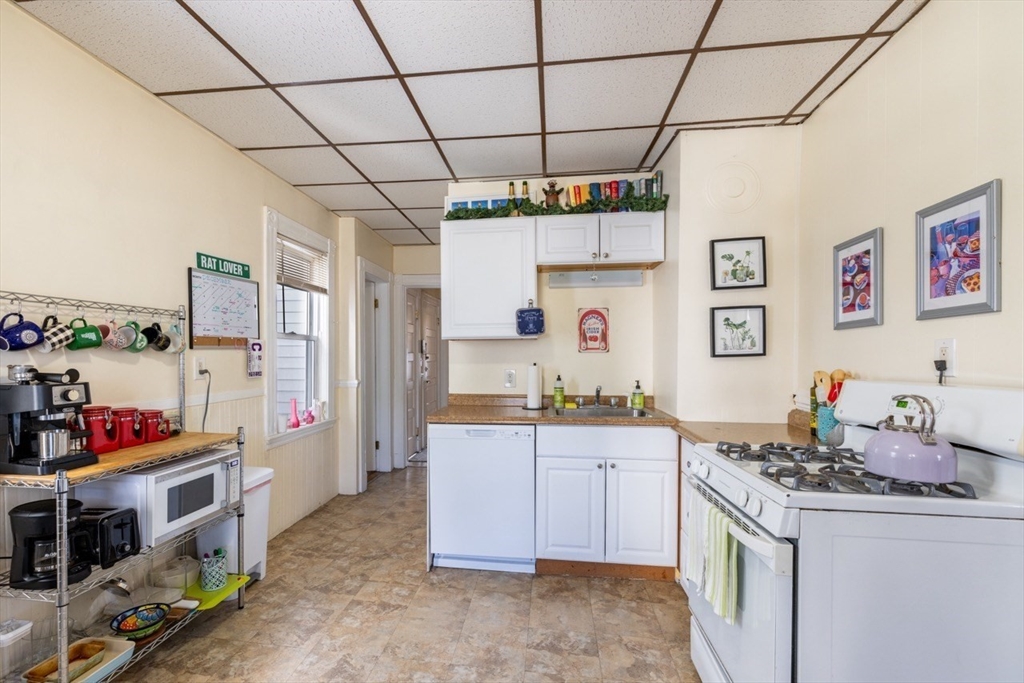 8 Craigie Street Somerville, MA 02143 - Photo 3 of 20