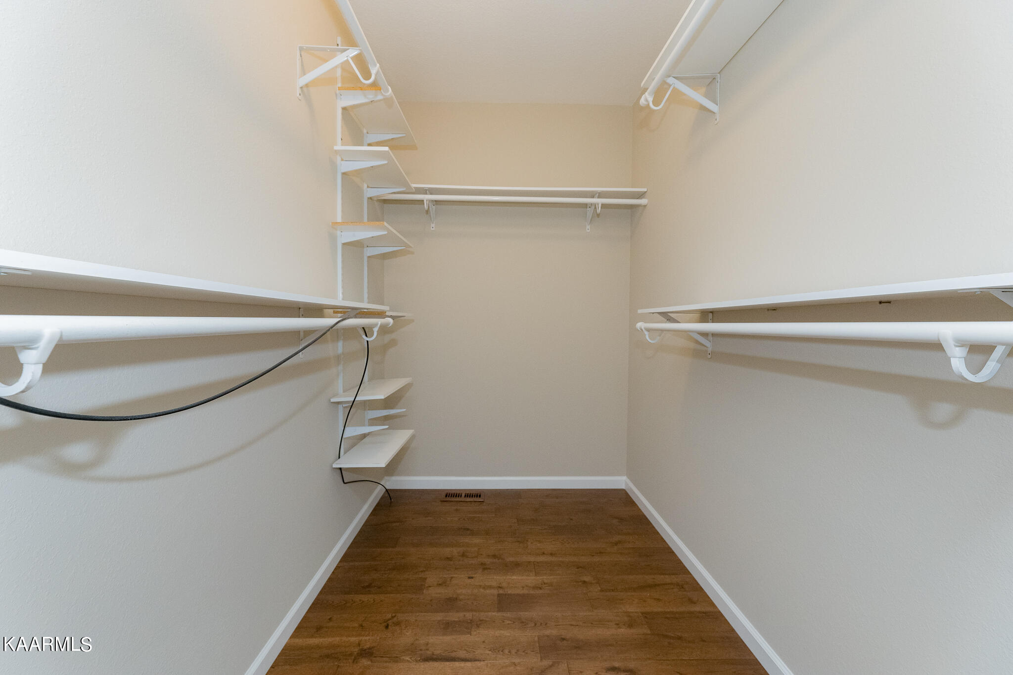 417 River Road Loudon, TN 37774 - Photo 21 of 42 Suite 1 Walk In Closet