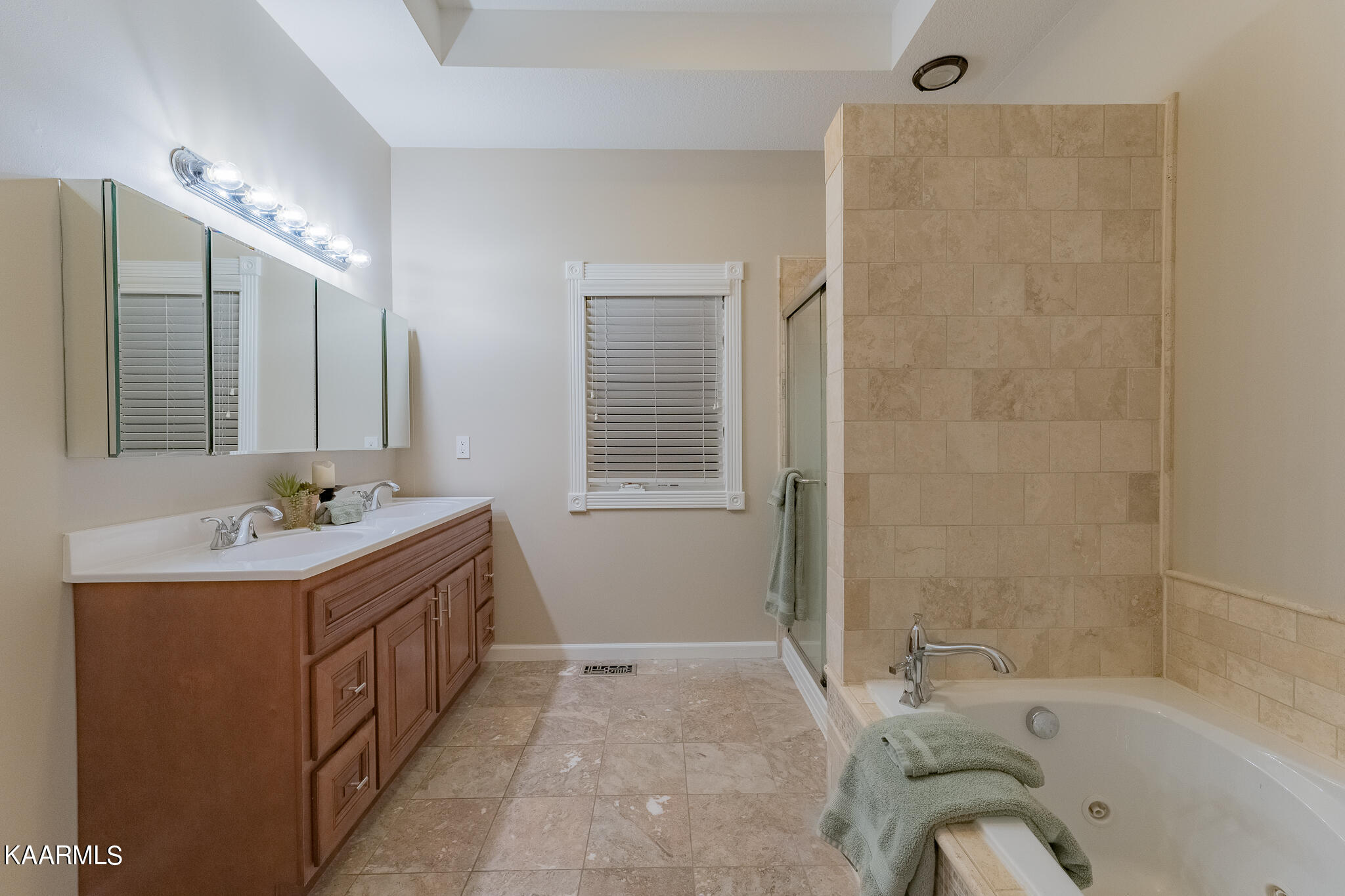 417 River Road Loudon, TN 37774 - Photo 27 of 42 Master En Suite 2