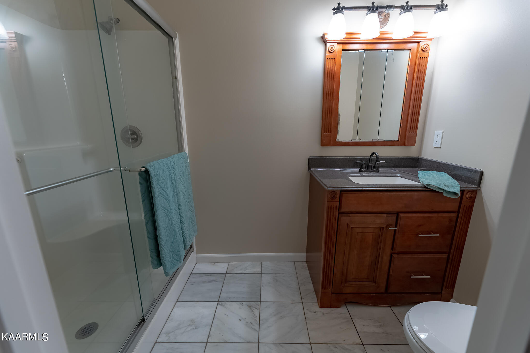 417 River Road Loudon, TN 37774 - Photo 31 of 42 Bathroom