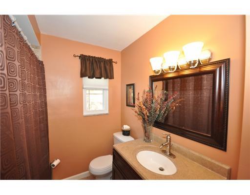 3959 Edge Road Brentwood, PA 15227 - Photo 11 of 18 Full Bath.