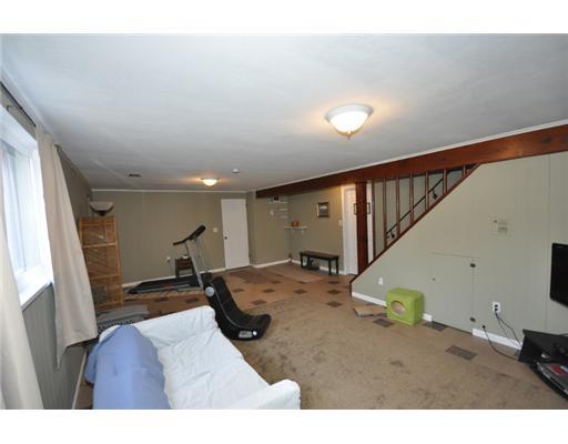 3959 Edge Road Brentwood, PA 15227 - Photo 15 of 18 Family Room.