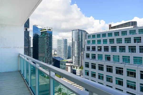 $4,200 | 950 Brickell Bay Drive, Unit 3406, Miami, FL 33131