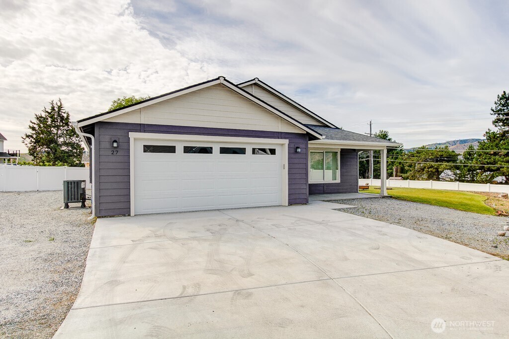 27 Jonagold Lane Manson, WA 98831 - Photo 2 of 39