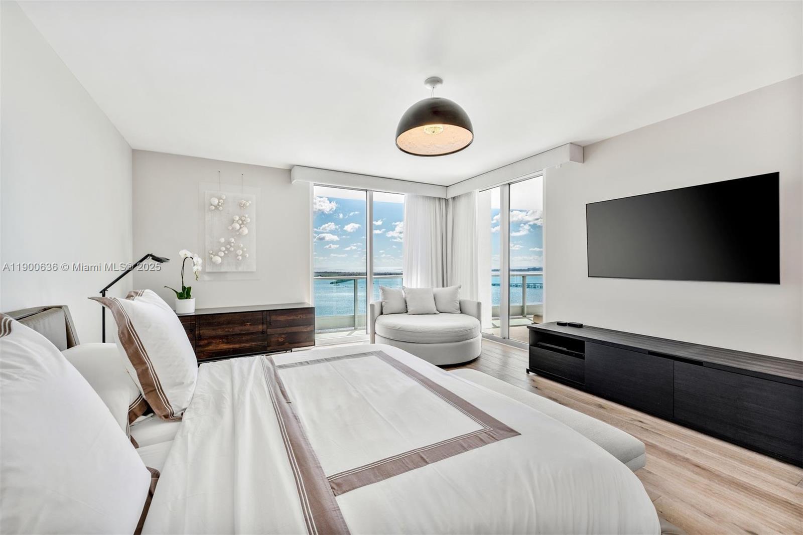 1331 Brickell Bay Drive, Unit 3711 Miami, FL 33131 - Photo 7 of 18