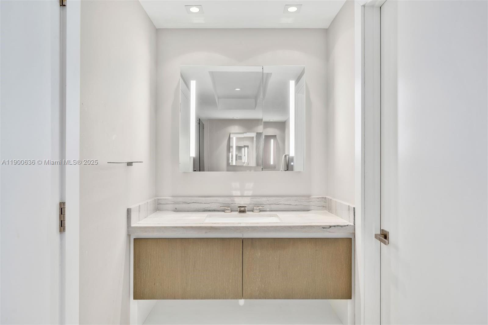 1331 Brickell Bay Drive, Unit 3711 Miami, FL 33131 - Photo 8 of 18