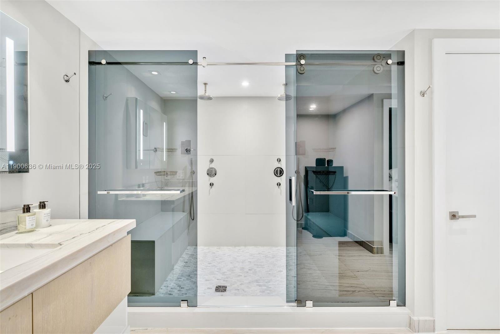 1331 Brickell Bay Drive, Unit 3711 Miami, FL 33131 - Photo 10 of 18