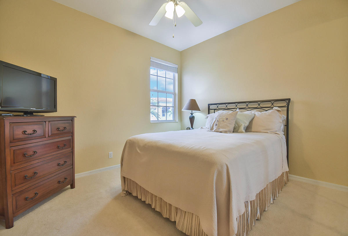 46 Lancaster Road Boynton Beach, FL 33426 - Photo 15 of 20 15 Bedroom