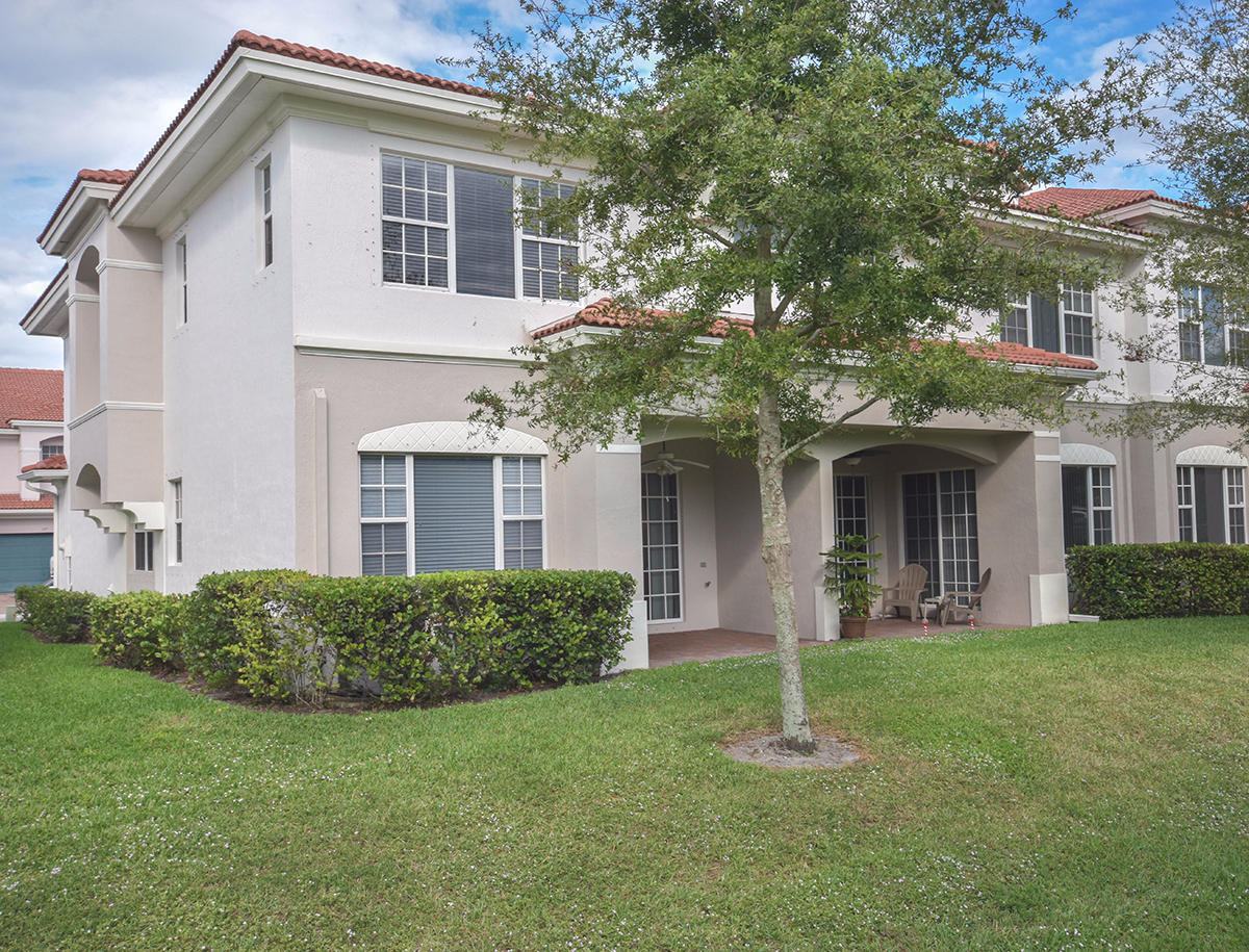 46 Lancaster Road Boynton Beach, FL 33426 - Photo 17 of 20 17 Exterior