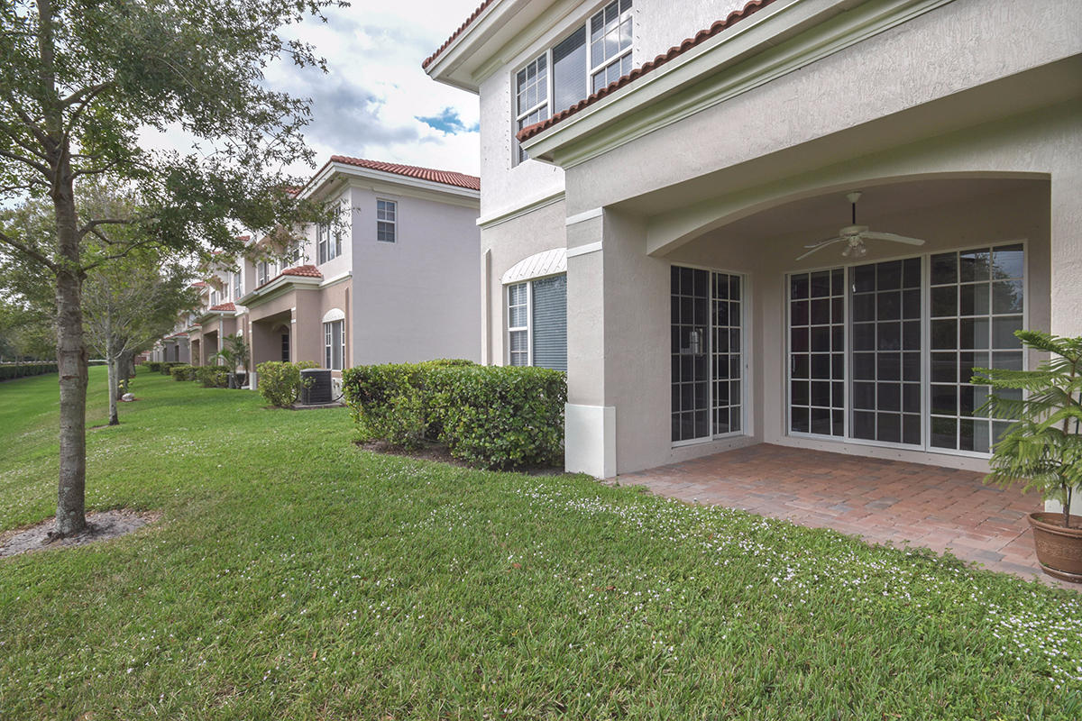 46 Lancaster Road Boynton Beach, FL 33426 - Photo 18 of 20 18 Patio and Yard