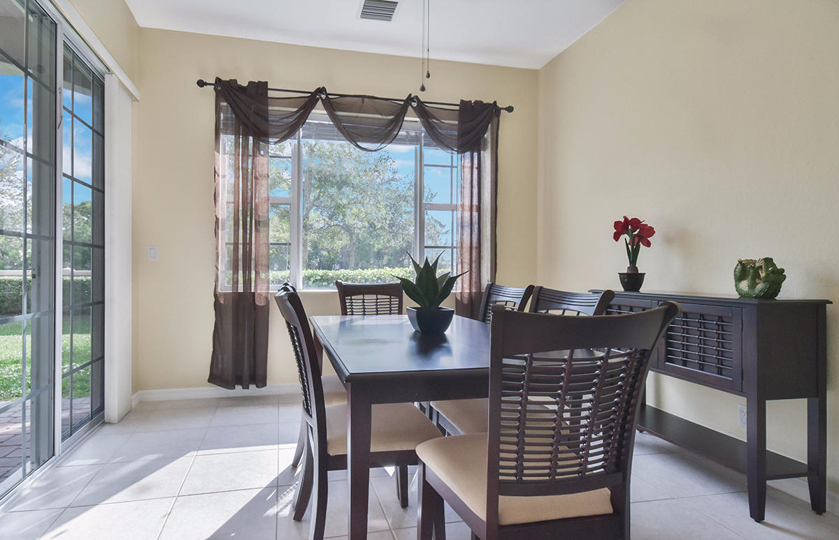 46 Lancaster Road Boynton Beach, FL 33426 - Photo 4 of 20 04 Dining Room