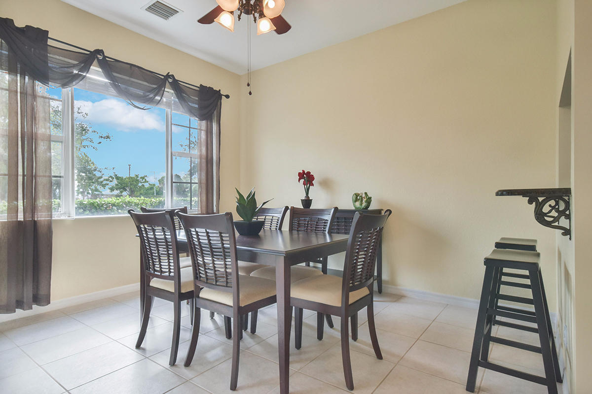 46 Lancaster Road Boynton Beach, FL 33426 - Photo 5 of 20 05 Dining Room1