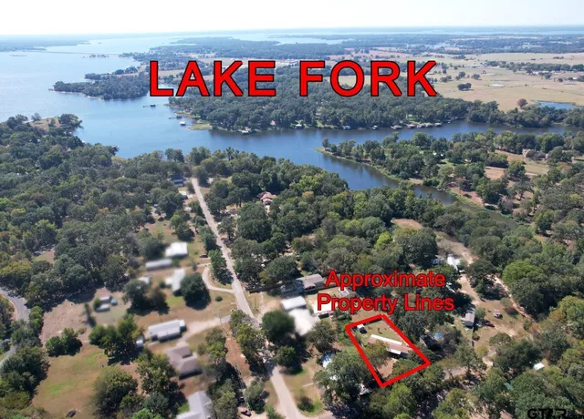 a view of outdoor space yard deck and patio