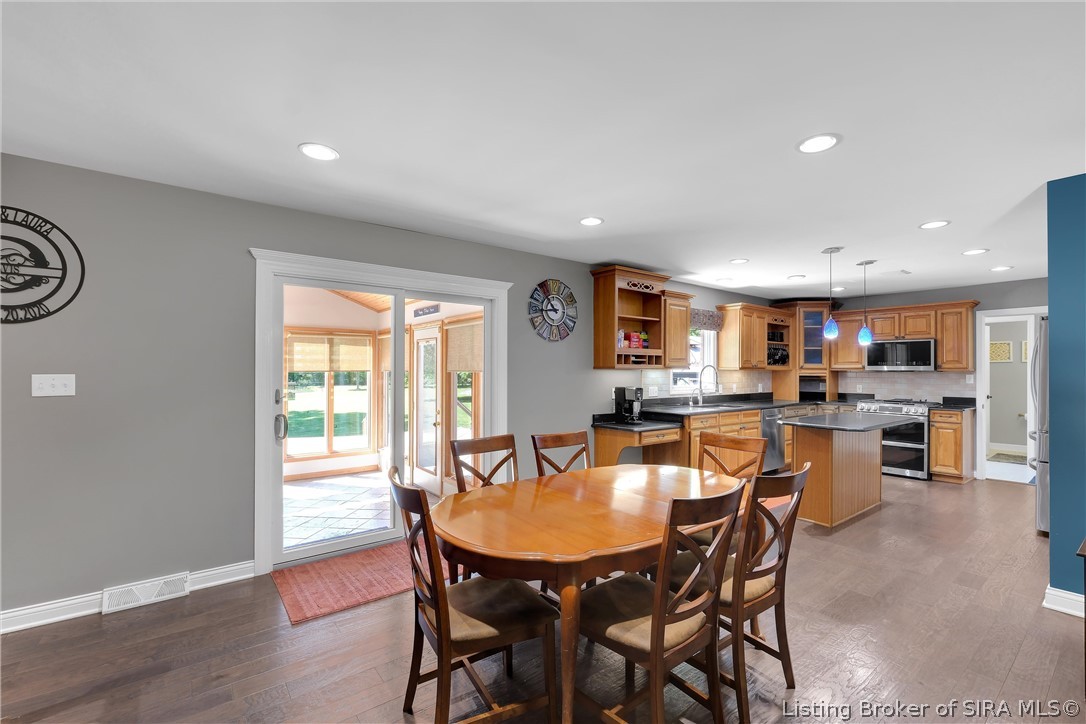 4420 Fox Road Charlestown, IN 47111 - Photo 18 of 94 Dining area