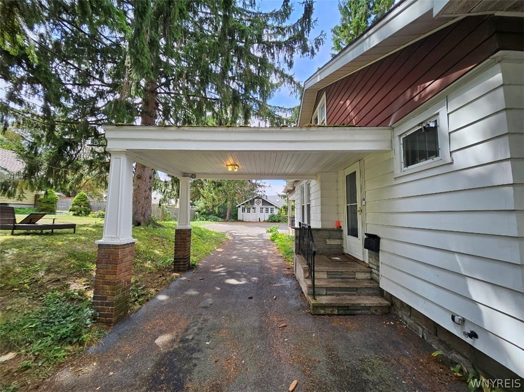 112 Upland Road Syracuse, NY 13207 - Photo 3 of 10 Gallery Image 3