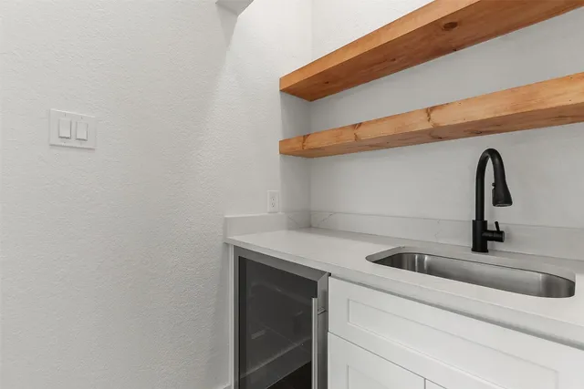 a close view of sink and tap