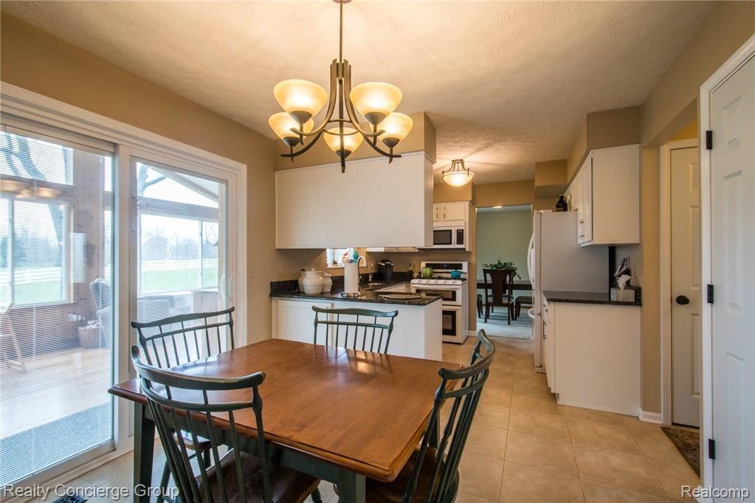 11644 Spencer Road Brighton, MI 48114 - Photo 13 of 43 spencer-24.jpg